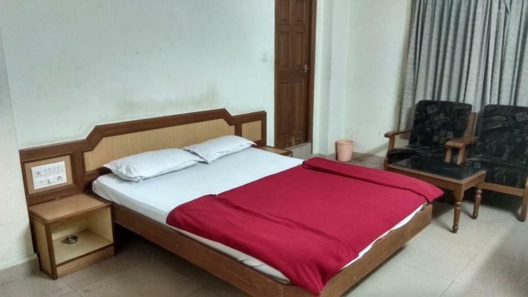 Mg Palace Lodge Shimoga Extérieur photo